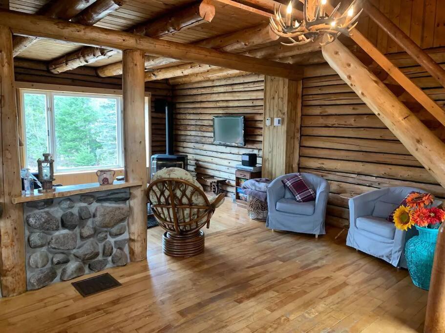 Cozy Log Cottage La Minerve ภายนอก รูปภาพ